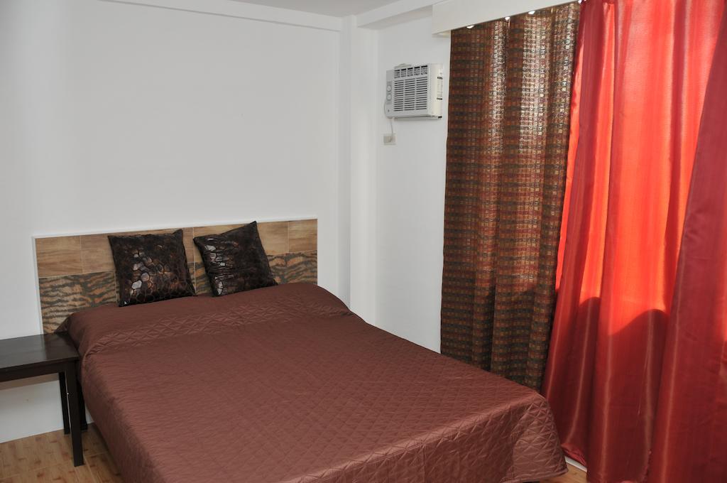 Date & Dine Resort Antipolo Room photo