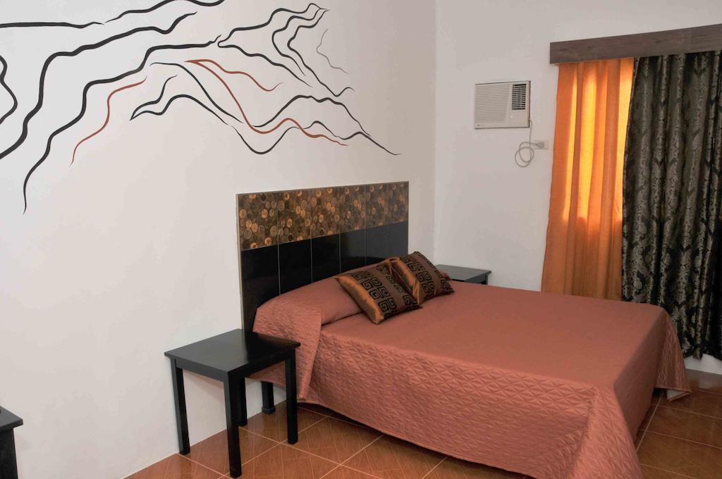 Date & Dine Resort Antipolo Room photo